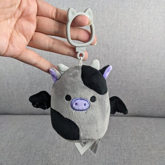 Squishmallows Bridgette the Vasmpire Cow Clip Keychain - Picture 1 of 4